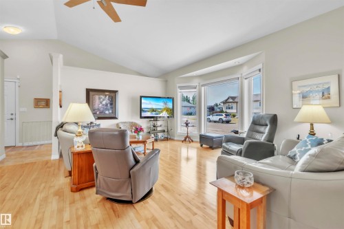 3813 45 Avenue, Bonnyville Town, AB - Indoor Photo Showing Living Room