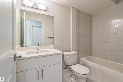 12125 88 Street, Edmonton, AB - Indoor Photo Showing Bathroom