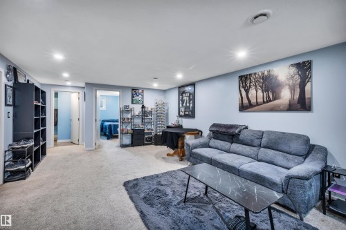 9516 63 Avenue, Edmonton, AB - Indoor