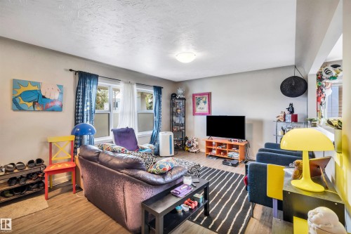 9516 63 Avenue, Edmonton, AB - Indoor