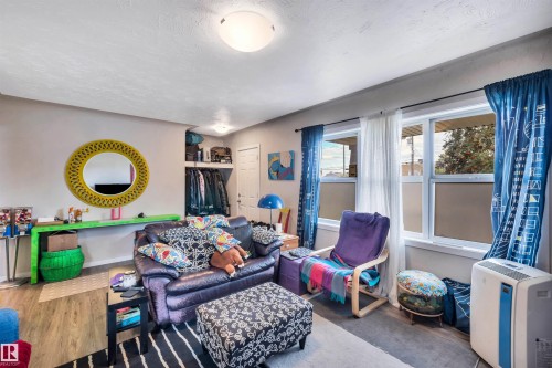 9516 63 Avenue, Edmonton, AB - Indoor