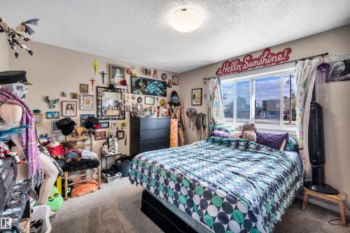 9516 63 Avenue, Edmonton, AB - Indoor Photo Showing Bedroom