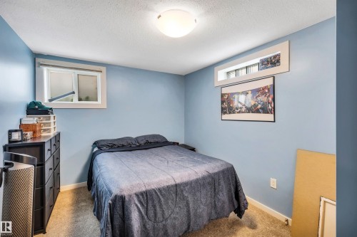 9516 63 Avenue, Edmonton, AB - Indoor Photo Showing Bedroom