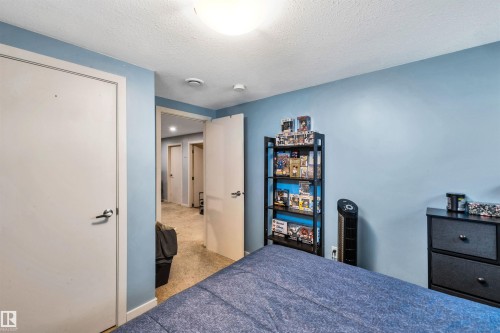 9516 63 Avenue, Edmonton, AB - Indoor Photo Showing Bedroom