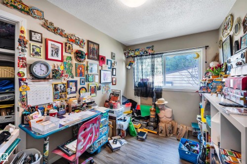 9516 63 Avenue, Edmonton, AB - Indoor