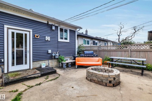 9516 63 Avenue, Edmonton, AB - Outdoor