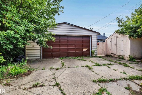 9516 63 Avenue, Edmonton, AB - Outdoor