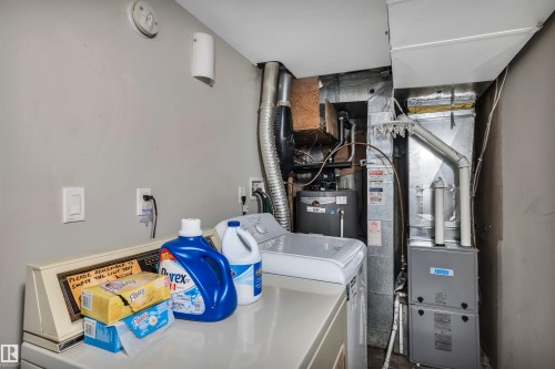 9516 63 Avenue, Edmonton, AB - Indoor Photo Showing Laundry Room