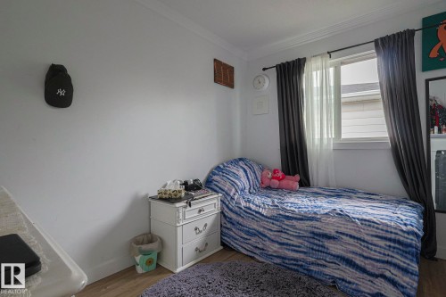 6224 136 Avenue, Edmonton, AB - Indoor Photo Showing Bedroom