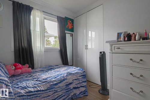 6224 136 Avenue, Edmonton, AB - Indoor Photo Showing Bedroom