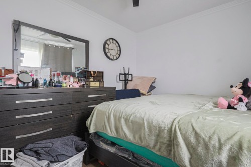6224 136 Avenue, Edmonton, AB - Indoor Photo Showing Bedroom
