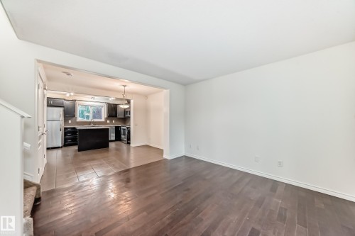 351 Secord Boulevard, Edmonton, AB - Indoor Photo Showing Other Room