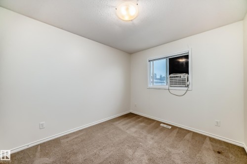 351 Secord Boulevard, Edmonton, AB - Indoor Photo Showing Other Room