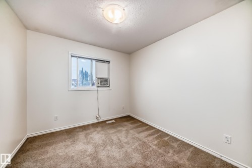 351 Secord Boulevard, Edmonton, AB - Indoor Photo Showing Other Room