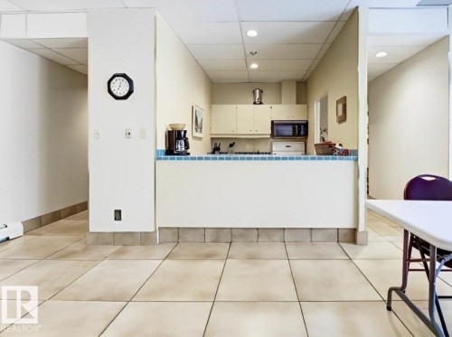 501 8340 Jasper Avenue, Edmonton, AB - Indoor Photo Showing Kitchen