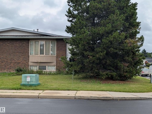 4904 19 Avenue  Edmonton, AB T6L 4B5