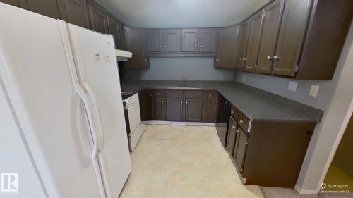 4904 19 Avenue, Edmonton, AB - Indoor Photo Showing Kitchen