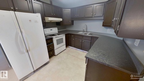 4904 19 Avenue, Edmonton, AB - Indoor Photo Showing Kitchen