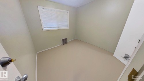 4904 19 Avenue, Edmonton, AB - Indoor Photo Showing Other Room