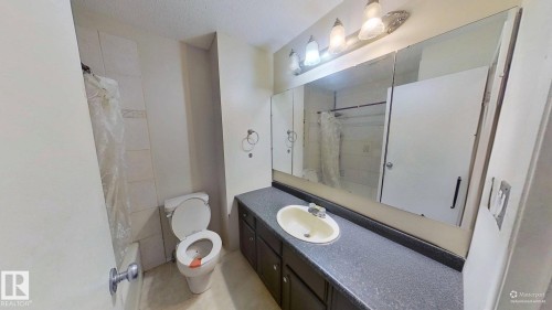 4904 19 Avenue, Edmonton, AB - Indoor Photo Showing Bathroom