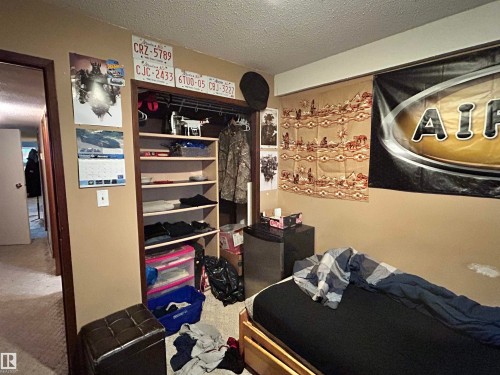 4904 19 Avenue, Edmonton, AB - Indoor Photo Showing Other Room