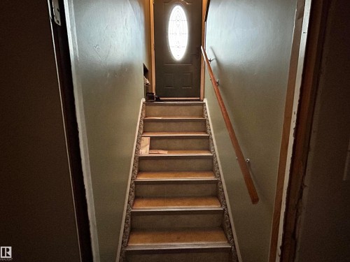 4904 19 Avenue, Edmonton, AB - Indoor Photo Showing Other Room