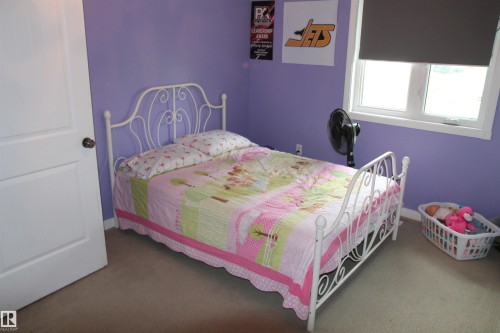 5206 54A Street, Elk Point, AB - Indoor Photo Showing Bedroom