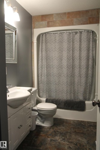 5206 54A Street, Elk Point, AB - Indoor Photo Showing Bathroom