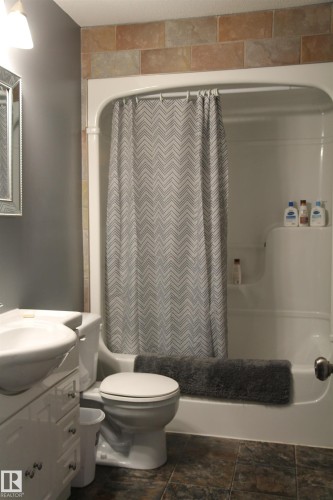 5206 54A Street, Elk Point, AB - Indoor Photo Showing Bathroom