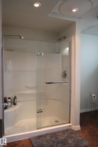5206 54A Street, Elk Point, AB - Indoor Photo Showing Bathroom