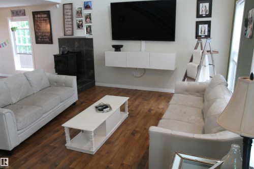 5206 54A Street, Elk Point, AB - Indoor Photo Showing Living Room