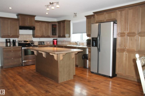 5206 54A Street, Elk Point, AB - Indoor Photo Showing Kitchen
