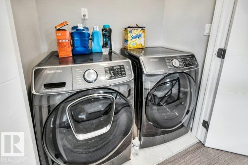 1339 Adamson Drive, Edmonton, AB - Indoor Photo Showing Laundry Room
