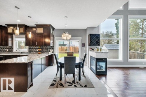 1339 Adamson Drive, Edmonton, AB - Indoor Photo Showing Kitchen With Upgraded Kitchen