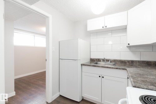 12732 113A Street, Edmonton, AB - Indoor Photo Showing Kitchen