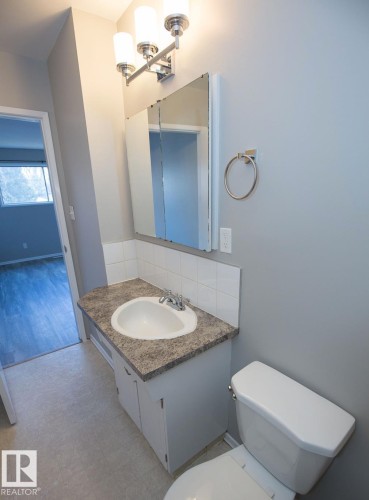 12732 113A Street, Edmonton, AB - Indoor Photo Showing Bathroom