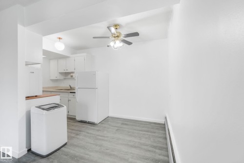 306 8310 Jasper Avenue, Edmonton, AB - Indoor Photo Showing Kitchen