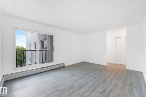 306 8310 Jasper Avenue, Edmonton, AB - Indoor Photo Showing Other Room