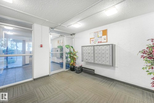 306 8310 Jasper Avenue, Edmonton, AB - Indoor Photo Showing Other Room