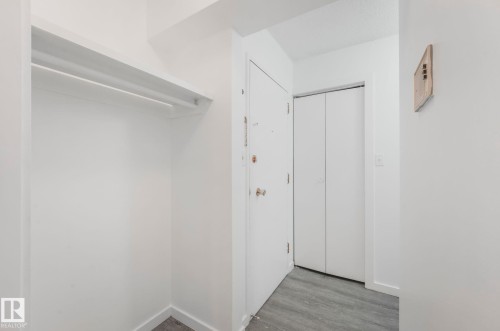 306 8310 Jasper Avenue, Edmonton, AB - Indoor Photo Showing Other Room
