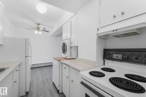306 8310 Jasper Avenue, Edmonton, AB - Indoor Photo Showing Kitchen