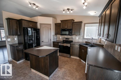 3814 45 Avenue, Bonnyville Town, AB - Indoor Photo Showing Kitchen With Double Sink