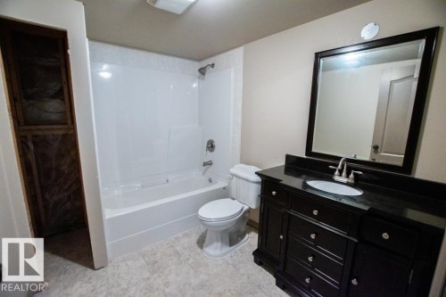 3814 45 Avenue, Bonnyville Town, AB - Indoor Photo Showing Bathroom