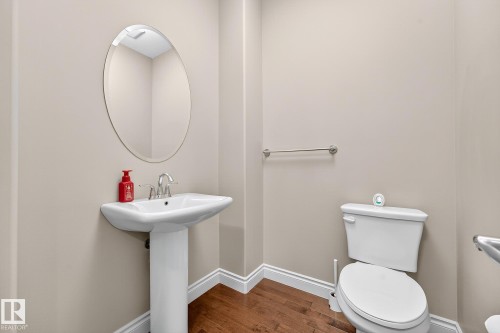 2121 90A Street, Edmonton, AB - Indoor Photo Showing Bathroom