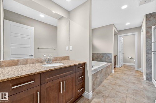 2121 90A Street, Edmonton, AB - Indoor Photo Showing Bathroom