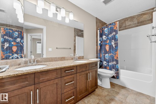 2121 90A Street, Edmonton, AB - Indoor Photo Showing Bathroom