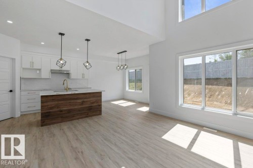 65 Silverstone Drive, Stony Plain, AB - Indoor Photo Showing Kitchen