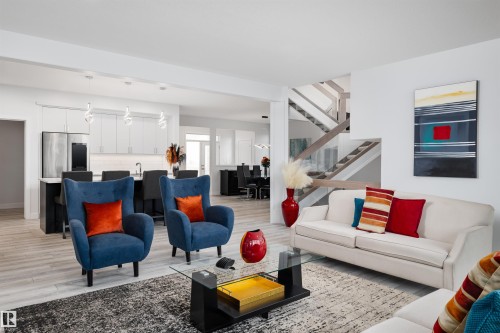 1562 Howes Place, Edmonton, AB - Indoor Photo Showing Living Room