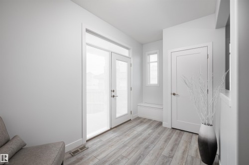1562 Howes Place, Edmonton, AB - Indoor Photo Showing Other Room