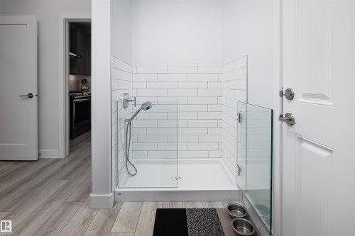 1562 Howes Place, Edmonton, AB - Indoor Photo Showing Bathroom
